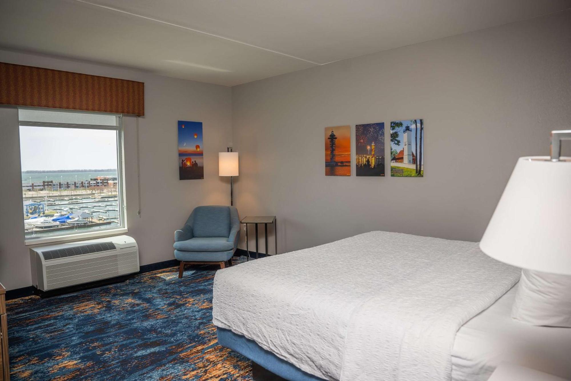 Hampton Inn&Suites Erie Bayfront Exterior foto
